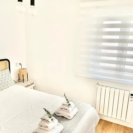 Dario De Regoyos Apartman *